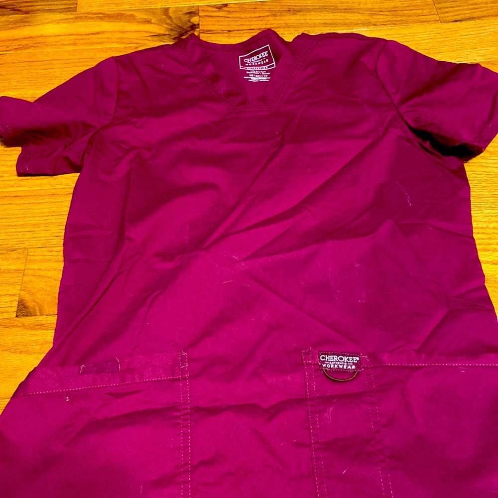 Maroon barely worn scrub top